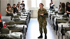 Παρουσιάστηκαν οι πρώτες γυναίκες στον στρατό