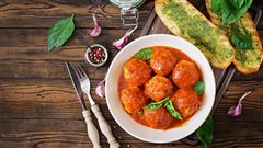 Κεφτεδάκια κοτόπουλου κοκκινιστά