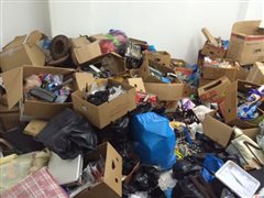 Kατασχέθηκαν 6.000 προϊόντα παρεμπορίου στην παραλία της Ασπροβάλτας