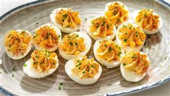 Αυγά με πικάντικη γέμιση deviled eggs