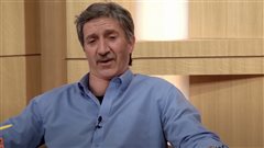 Ξαναχτυπά: Ο Ανδρέας ο άνεργος, υποδέχεται τον Κυριάκο Μητσοτάκη στο νέο του σπίτι και... πέφτουμε κάτω! (vid)