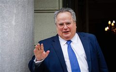 Ο Κοτζιάς φέρνει στη Βουλή απόρρητα έγγραφα του ΥΠΕΞ για το σκοπιανό