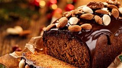 Κέικ gingerbread με γλάσο σοκολάτας