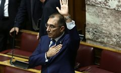 Ψήφισε «ναι» στην πρόταση μομφής ο Δημήτρης Καμμένος - Διεγράφη άμεσα
