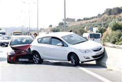 Θεσσαλονίκη - Καραμπόλα 10 αυτοκινήτων στον περιφερειακό