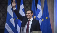 Ο Τσίπρας έβαλε και έβγαλε τη γραβάτα για το χρέος