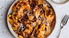 Μοσχαράκι ραγού με ταλιατέλες 