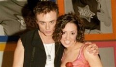 21 χρόνια μετά το Fame Story: Γιατρός σε μεγάλο νοσοκομείο της Αθήνας ο πρώτος έρωτας της Καλομοίρας, Νίκος Μίχας (Pic)