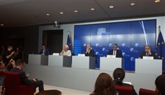 Έπαινοι για την Ελλάδα από Σεντένο, Μοσκοβισί, Ρέγκλινγκ, Λαγκάρντ