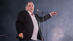 «Απογείωσε» το κοινό: Η τελευταία τηλεοπτική εμφάνιση του Βασίλη Καρρά ήταν αντάξια του μεγαλείου του (vid)