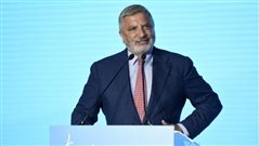 Έκλεισε στόματα: Ο Πατούλης δημοσιεύει τη φωτό-ντοκουμέντο που αποδεικνύει ότι δεν χόρευε ζεϊμπέκικο (Pics)