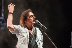 Βασίλης Παπακωνσταντίνου στο Θέατρο Γης Θεσσαλονίκη