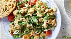 Σπαράγγια με αυγά