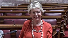 «Ένας σεξιστής»: Το άκομψο σχόλιο για το ντύσιμο της Έλενας Ακρίτα που έφερε την έκρηξή της